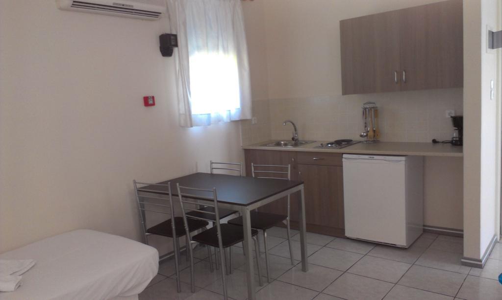 Iro Apartments Paralia Agias Foteinis 객실 사진