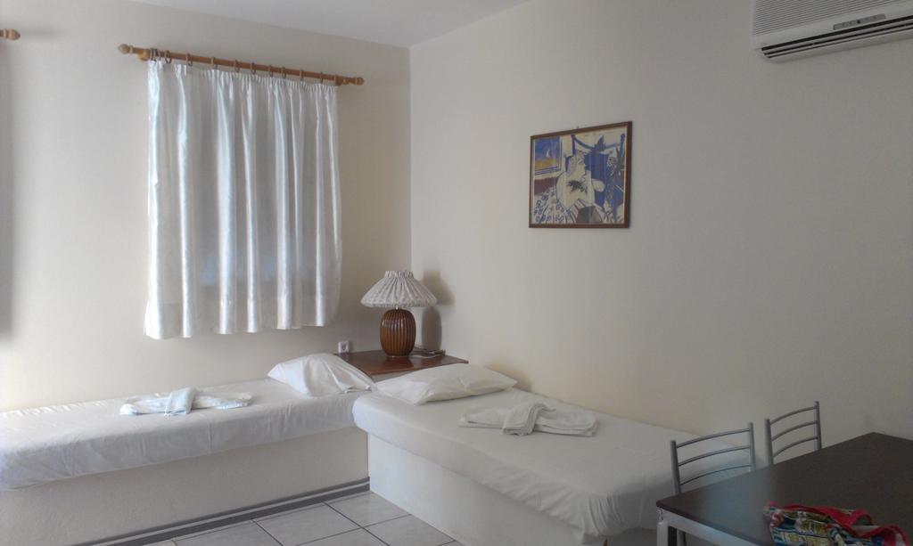 Iro Apartments Paralia Agias Foteinis 객실 사진
